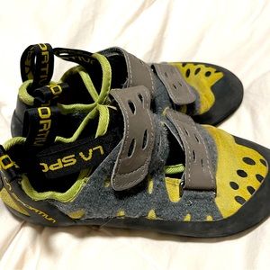 La Sportiva tarantula climbing shoe